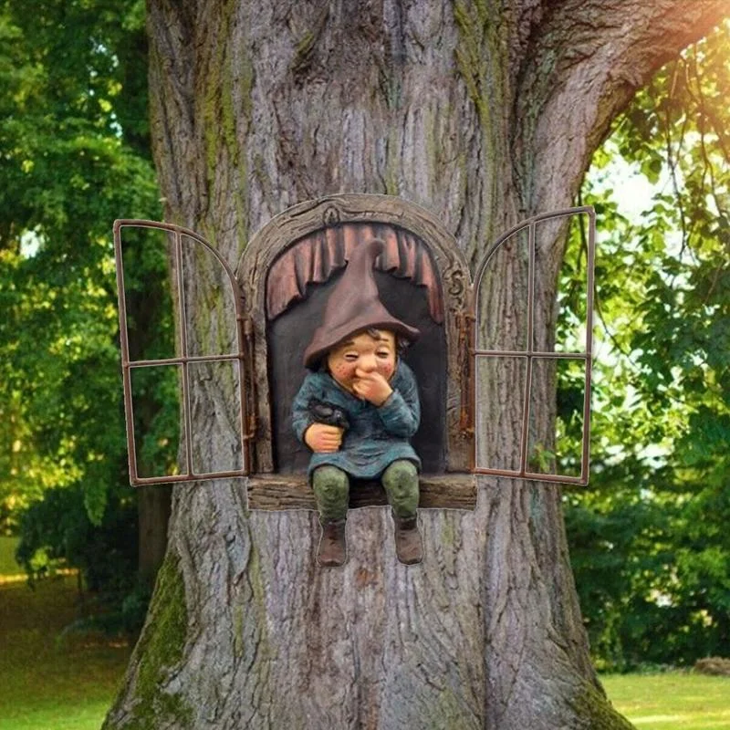 Home Bargains - Naughty Garden รูปปั้น Elf Go Out
